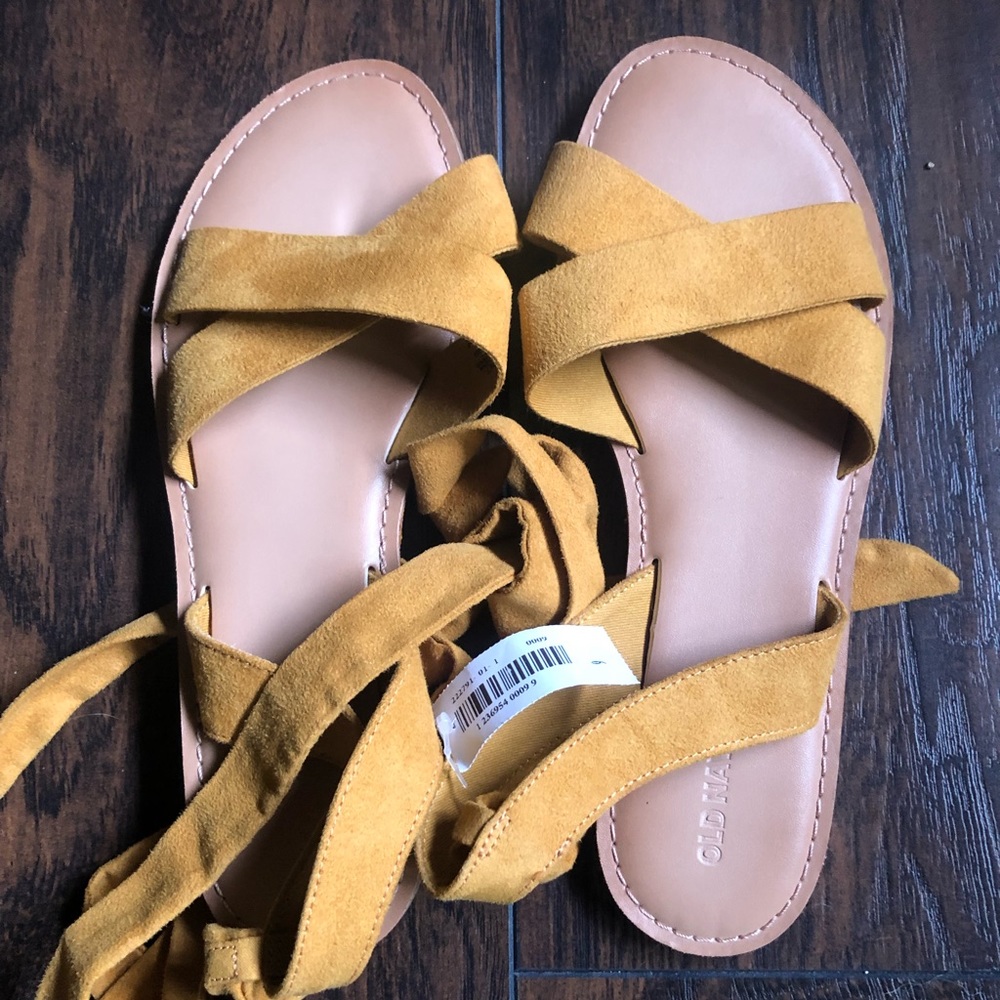 Old Navy Mustard Yellow Wrap Sandals 9